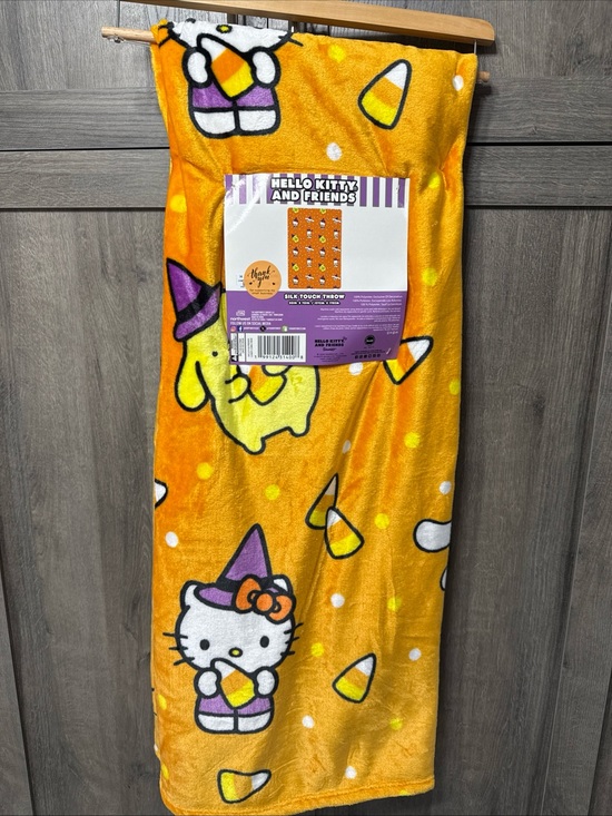 Hello Kitty Other - New Hello Kitty & Friends Candy Corn Crew Orange Halloween Blanket On Hanger